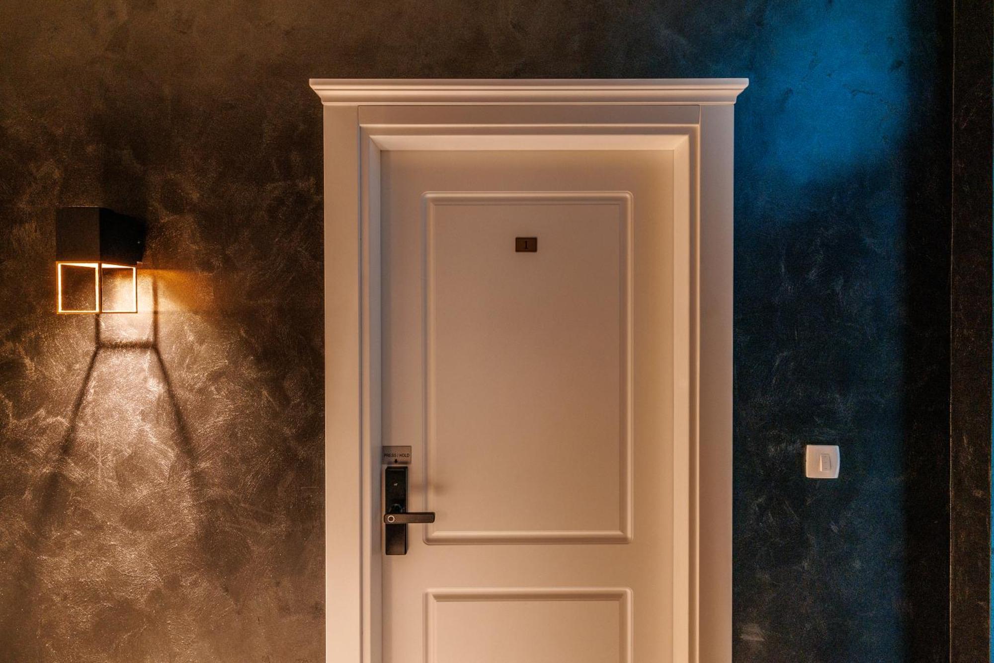 White Unique Apart Nikšić Esterno foto