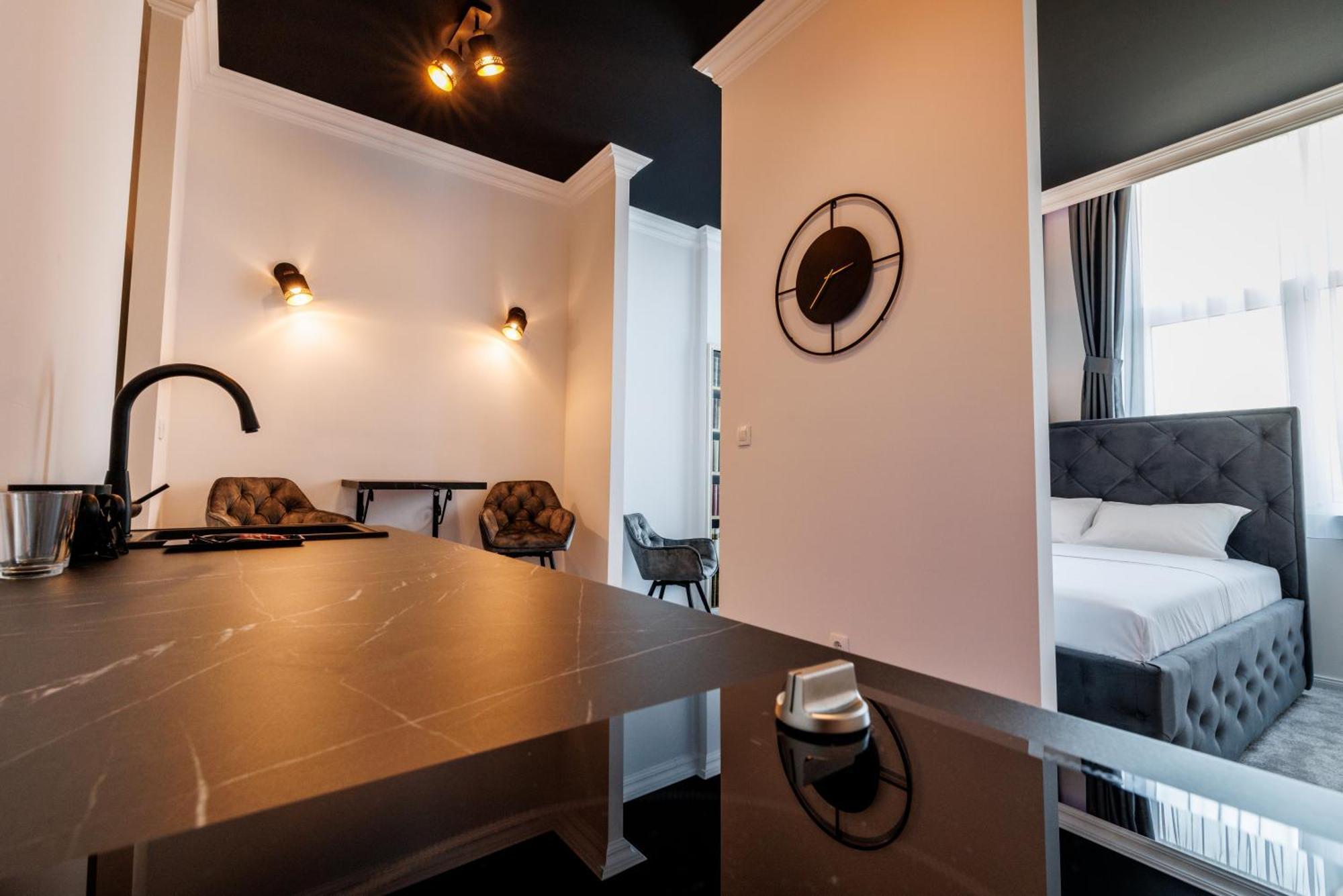 White Unique Apart Nikšić Esterno foto
